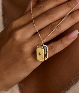 Custom Locket Necklace with Birthstone, Personalized Photo Pendant, Engravable Memorial Jewelry, Anniversary Gift for Her, Keepsake Gift